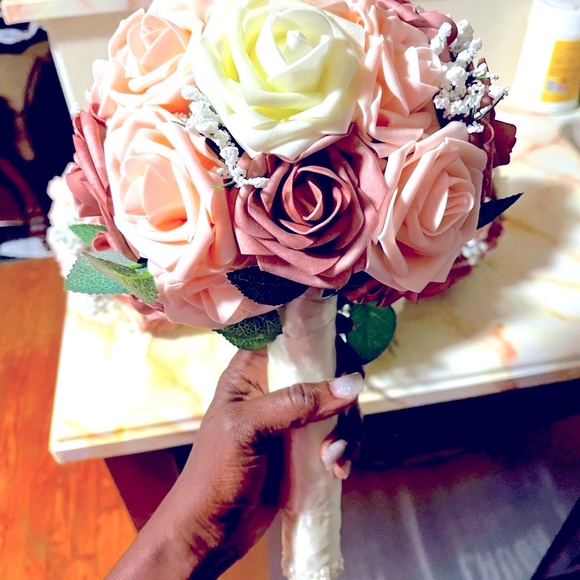 Wedding bouquets (4) and boutonnières (4) - Picture 4 of 13